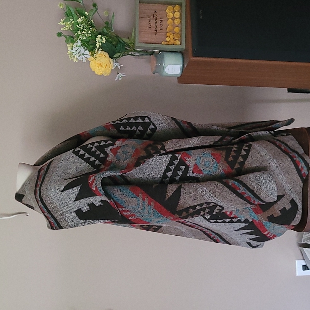 Aztec Print Coat Medium - Picture 5 of 12